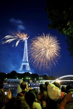 에펠탑은 파리에서 가장 유명한 건축물일지 몰라도, 파리 시민에게 반드시 프랑스를 ‘대표’하는 건축물은 아니다. 연합뉴스