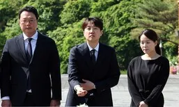 이준석, ‘참배 무산’ 한덕수 보란 듯 5·18 민주묘지 찾아