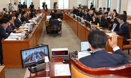 선관위 “허위사실공표에서 ‘행위’ 빼면 거짓말 허용 범위 문제 발생”