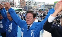 구미 찾은 이재명 “박정희, 산업화 이끈 공도 있어…재명이가 남이가”