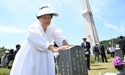 정치권·시민, 5·18에 ‘12·3 내란’ 떠올리며 “죽은 자가 산 자 구했다”