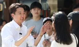 이준석 “저 뽑으면 여러분 가족이 용꿈 꿀 것”…서울 핫플 돌며 젊은 층 공략