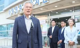 사전투표 한 문재인 “윤석열과 내란세력, 압도적으로 심판해야”
