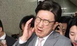 [포토] ‘뺨 맞은’ 권성동