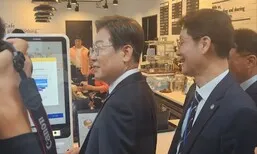 이 대통령, 대통령실 구내식당서 마주친 기자들과 ‘번개’ 티타임