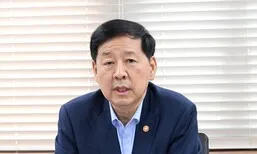 구윤철 “관세협상 후속 협의 준비…업종별 피해 대응방안 마련”