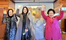 ‘진관사 청탁회동’ 김건희·이배용 ‘만세’ 기념사진…나란히 합장까지