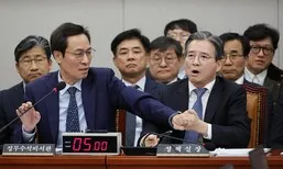 여야, ‘헌법존중 TF’ 충돌…“공무원 사찰” “소수에 국한”