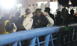 신안 ‘좌초 여객선’ 9시간 만에 입항…육지 밟은 승객들 “무서웠다”