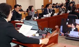 내란전담재판부 설치법·법 왜곡죄 개정안 법사위 통과...국힘 퇴장