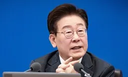 지지율 반등 없는 이 대통령의 ‘SNS 정치’…“진영 갈등 부각” 분석