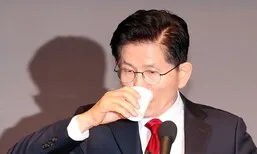 [속보] 법원, 김문수 ‘대선후보 지위 인정’ 가처분 기각