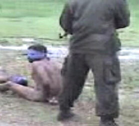 영국 방송 <채널4>에 나온 타밀 반군 처형 동영상은 전쟁범죄 논란을 일으켰다.