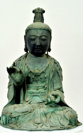 The Seated Avalokitesvara Bodhisattva of Boseok Temple in Seosan, a 14th-century relic made during the late Goryeo period in Korea, is now at the center of international controversy over its ownership amid a history of presumed pillaging and known theft of the statue over its history between Japan and Korea. (courtesy of Busan Museum Director Jeong Eun-joo)