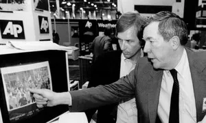 AP 퓰리처상 12회 수상 뒤엔 사진 볼 줄 아는 이 사람 있었다 [포토]