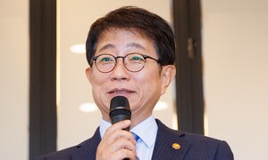 국토부 장관 “정부 지원·규제 없애 기업형 장기임대 활성화하겠다”