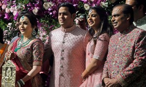 장남 결혼식에 이재용 부른 인도 재벌, 막내아들 결혼 땐 리한나 공연