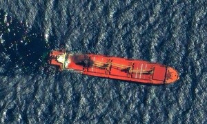 홍해 환경 재앙…후티 공격 받은 영국 화물선 침몰