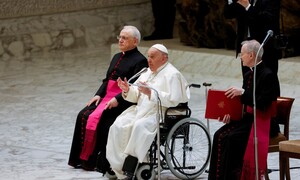 교황, 회고록서 마라도나에 “어느 쪽이 죄 지은 손이냐”