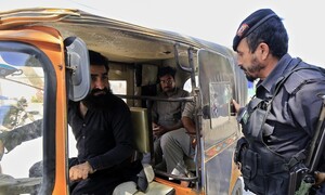 아프간 탈레반 “파키스탄 공습에 8명 숨져”…양국 갈등 고조