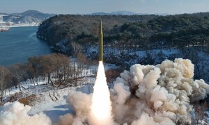 북, 총선 앞 ‘극초음속 미사일’ 쐈나…동해로 600㎞ 비행