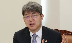 경찰, 문재인 정부 ‘통계조작’ 의혹 강신욱 전 청장 무혐의