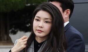 ‘김건희 명품백’ 전담팀 꾸린 검찰, ‘대통령 직무 관련성’ 밝혀낼까