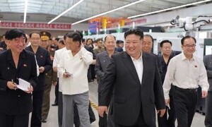 전원회의 마친 김정은, 군수·기계·의료기구 공장 잇달아 방문