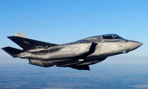 주일미군 기지에 최신 전투기 F-35 첫 배치