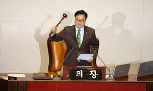 [속보] ‘내란 피의자’ 대통령 윤석열 탄핵안 가결…204명 찬성