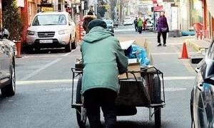 일본보다 속도 빠른 ‘노인의 나라’…저성장·빈곤 문제 눈 앞에