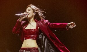 “방금 제니 표정 봤어?” 2025 코첼라의 장면