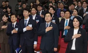 김건희 여사 이 사진, '빈곤 포르노'와 무엇이 다른가