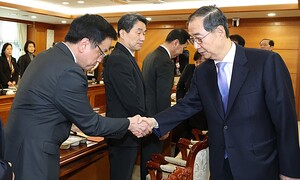 ‘행정부의 왕’ 기재부를 쪼개라