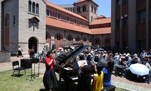 비로소 일상… 6월, 대성당의 피아노