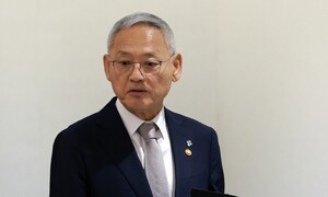 ‘블랙리스트’ 관료 알박기한 유인촌