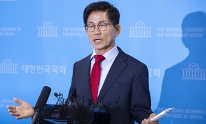 김문수 “전한길이 극우냐” 장동혁 “윤 어게인”…국힘 전대, 갈수록 가관