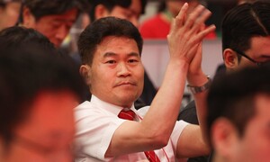 전한길, 국힘 전대 연설장 선동...‘탄핵 찬성’ 후보에 “배신자”