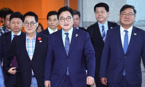 박지원 “김정은 위원장님, 저 박지원입니다”…두번 불렀지만 무응답