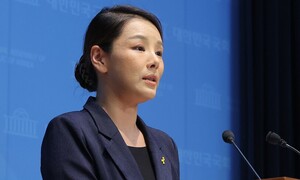 강미정 탈당… “당내 성비위, 조국도 무대응”