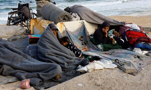 굶주린 가자 주민을 향해 ‘단호함’이 떴지만