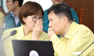 이 대통령 최측근 김현지, ‘존엄’ 소리가 듣기 싫다면