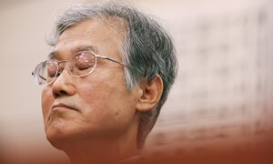 국감장 못 떠난 조희대…‘대선 개입’ 질의에 90분간 묵묵부답