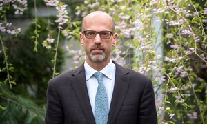 “엘리트 세습 도구 된 능력주의...소외된 사람들 모욕, 분노 자라나”