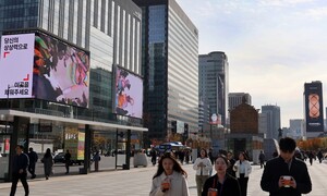 머리 위에도 거대한 스마트폰