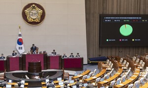 윤석열 ‘입틀막 정치’ 비판하더니… 민주당의 자기부정