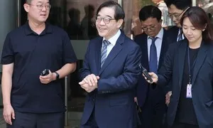 권순일, ‘화천대유 미등록 변호’ 혐의 1심서 공소기각