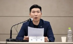 [포토] “펜싱대회 코앞인데 칼도 반출 못해”…개표소 시위에 체육단체 업무마비