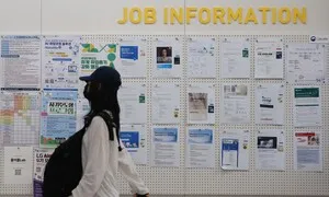 20대 취업 감소, ‘좋은 일자리’부터 집중 타격…정보통신업 26%↓