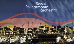 클래식 흐르는 강변의 여름밤…새소리 화음은 ‘덤’